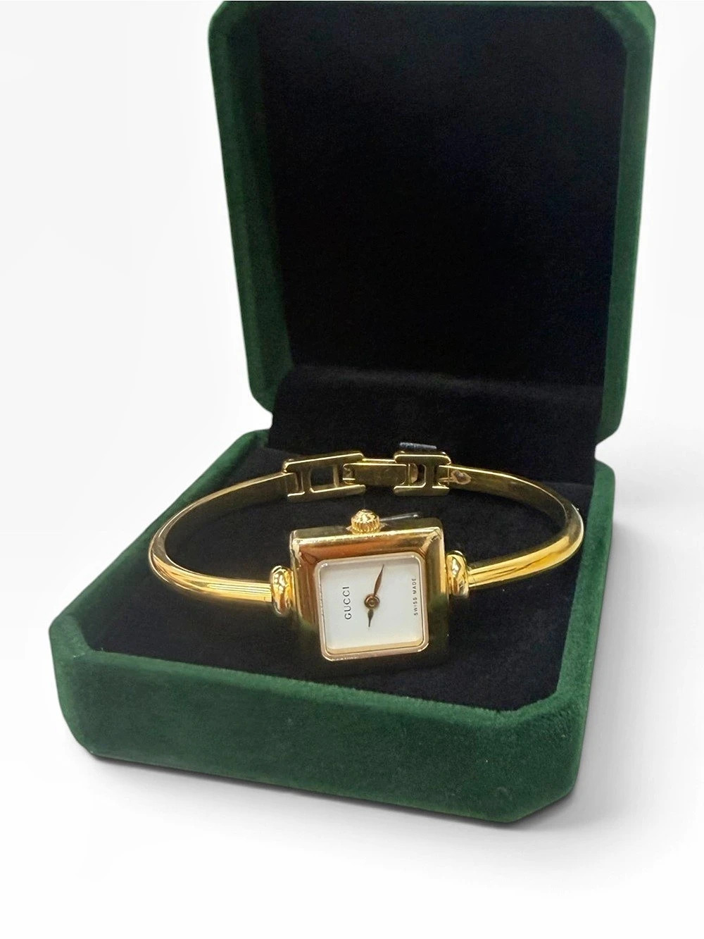 Gucci 1900L Bangle Watch 1900L Gold-Tone Bracelet Watch
